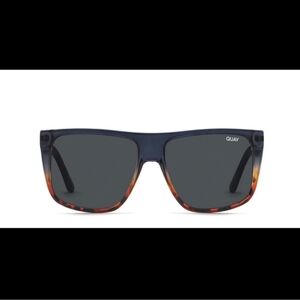 QUAY Sunglasses: Incognito NAVYTRT/SMK